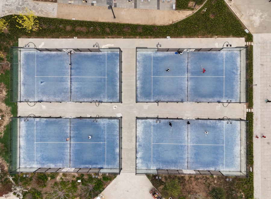 Outdoor classic padel court